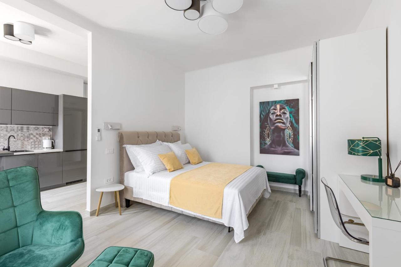 Studio Apartment Home Split Exterior photo