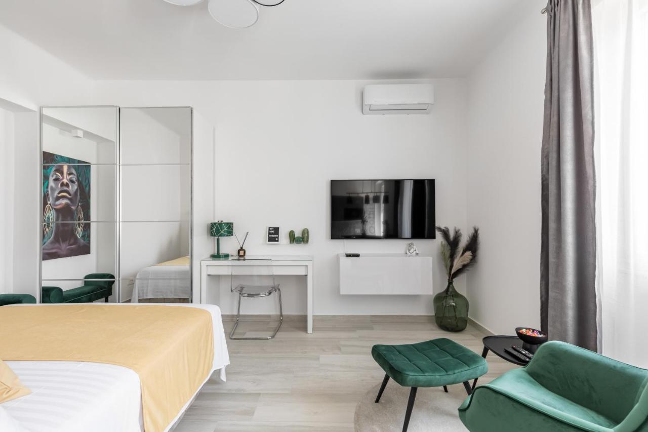 Studio Apartment Home Split Exterior photo