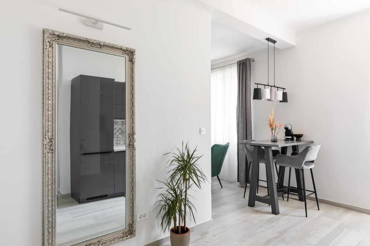 Studio Apartment Home Split Exterior photo